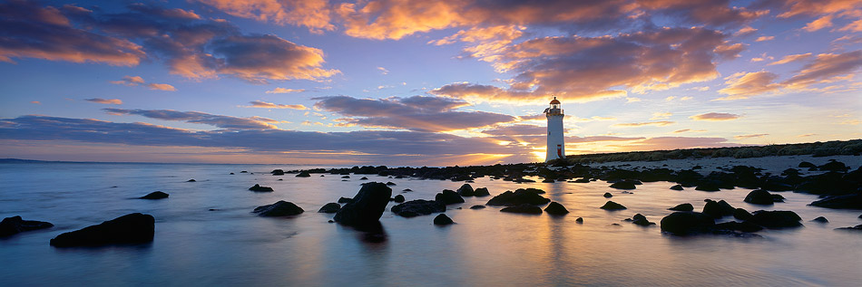 Griffiths Island Lighthouse, Port Fairy, Victoria